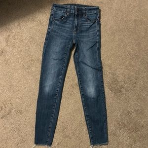 American Eagle women’s skinny jeans.